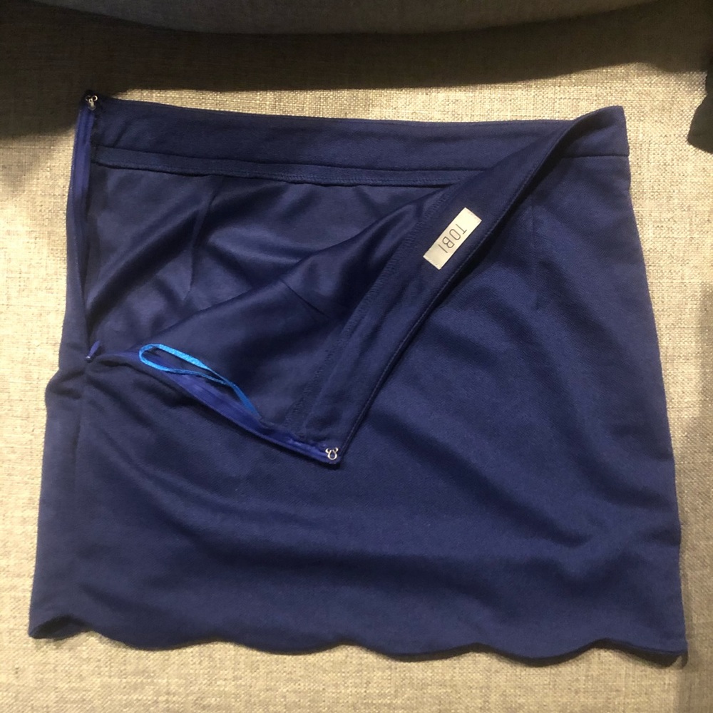 Toni dark blue scallop skirt